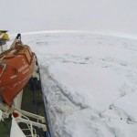 Akademik Shokalskiy stuck in ice